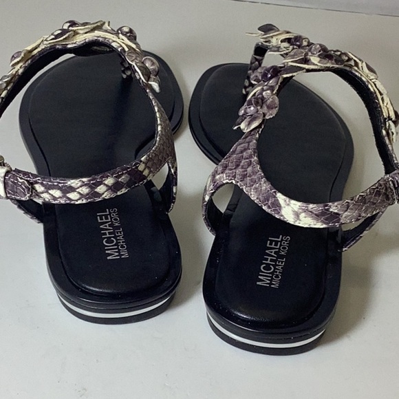 Michael Kors Tricia Thong Embossed Leather - Picture 3 of 5